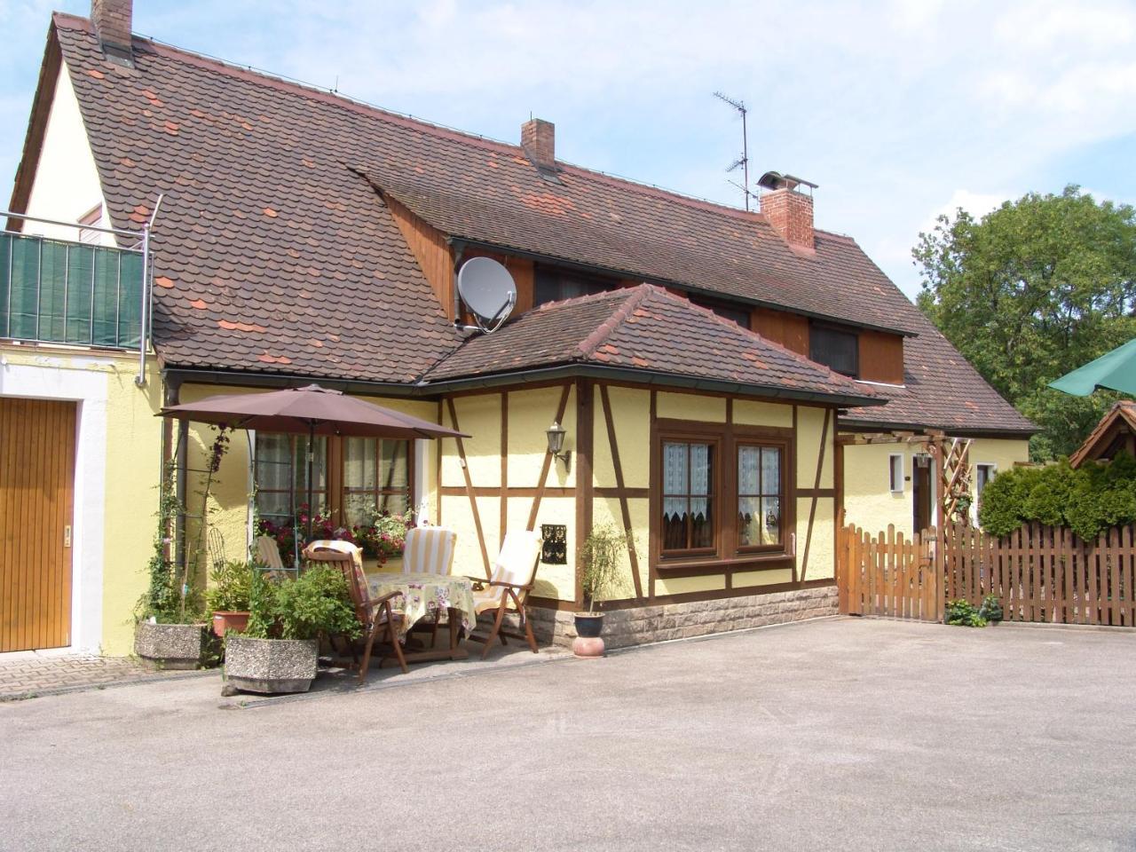 Gaestehaus "Gisela" Im Fuerstlichen Fischhaus Schillingsfürst Extérieur photo