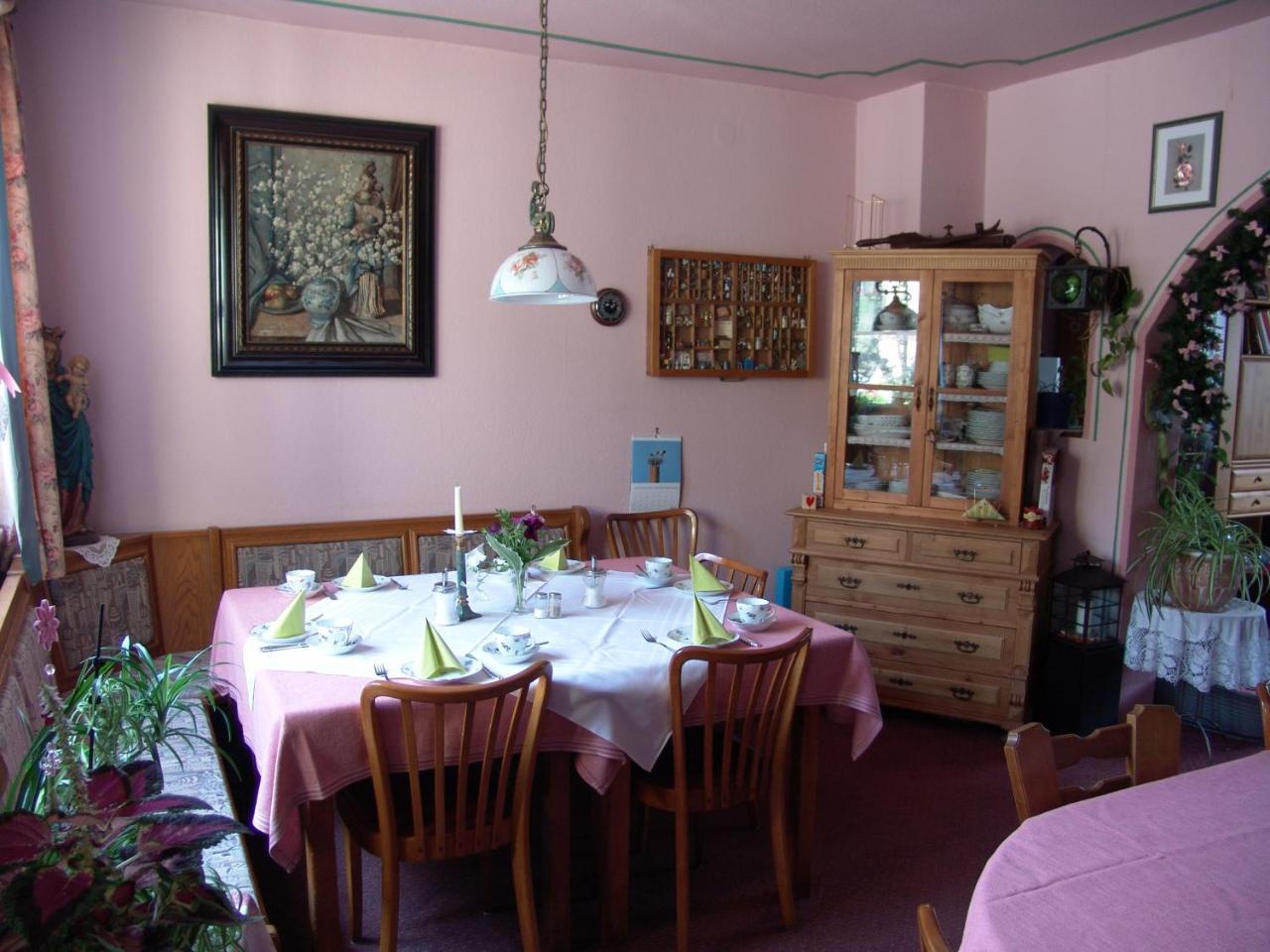 Gaestehaus "Gisela" Im Fuerstlichen Fischhaus Schillingsfürst Extérieur photo