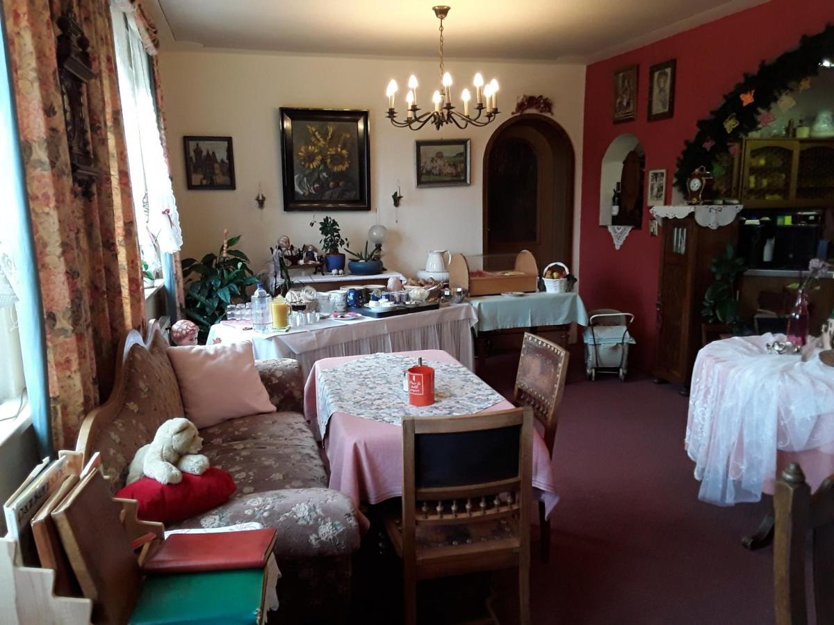 Gaestehaus "Gisela" Im Fuerstlichen Fischhaus Schillingsfürst Extérieur photo