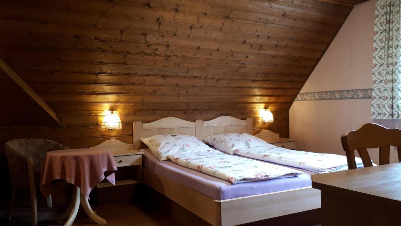 Gaestehaus "Gisela" Im Fuerstlichen Fischhaus Schillingsfürst Extérieur photo