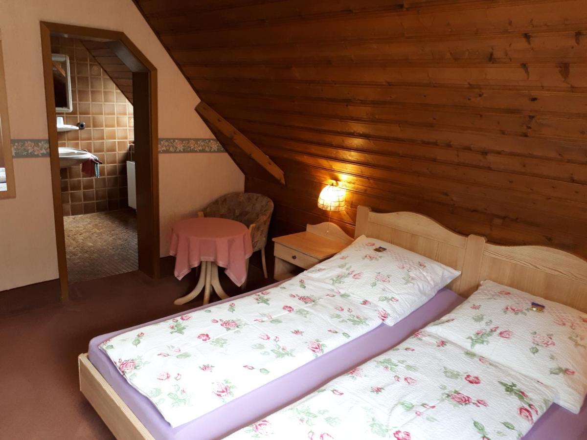 Gaestehaus "Gisela" Im Fuerstlichen Fischhaus Schillingsfürst Extérieur photo