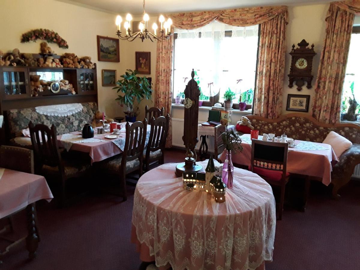 Gaestehaus "Gisela" Im Fuerstlichen Fischhaus Schillingsfürst Extérieur photo