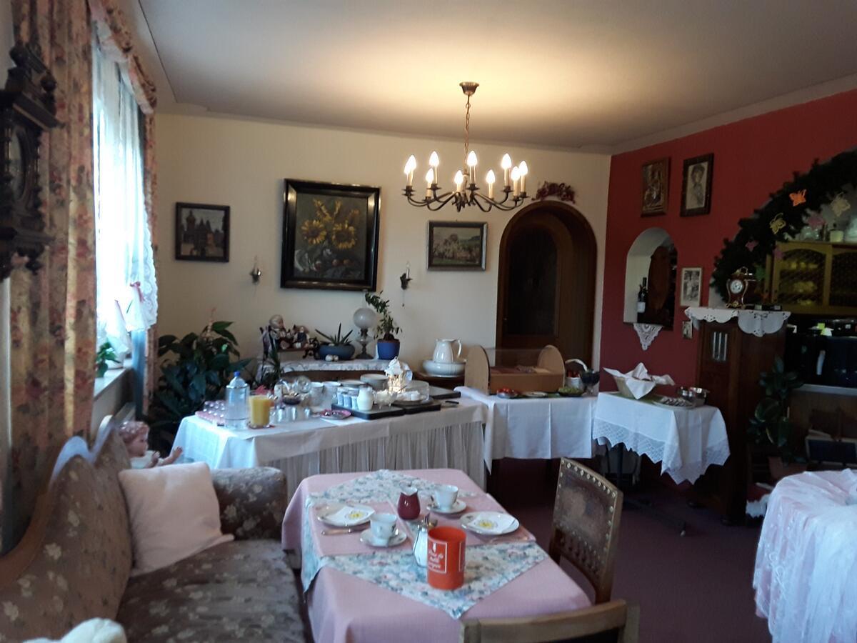 Gaestehaus "Gisela" Im Fuerstlichen Fischhaus Schillingsfürst Extérieur photo