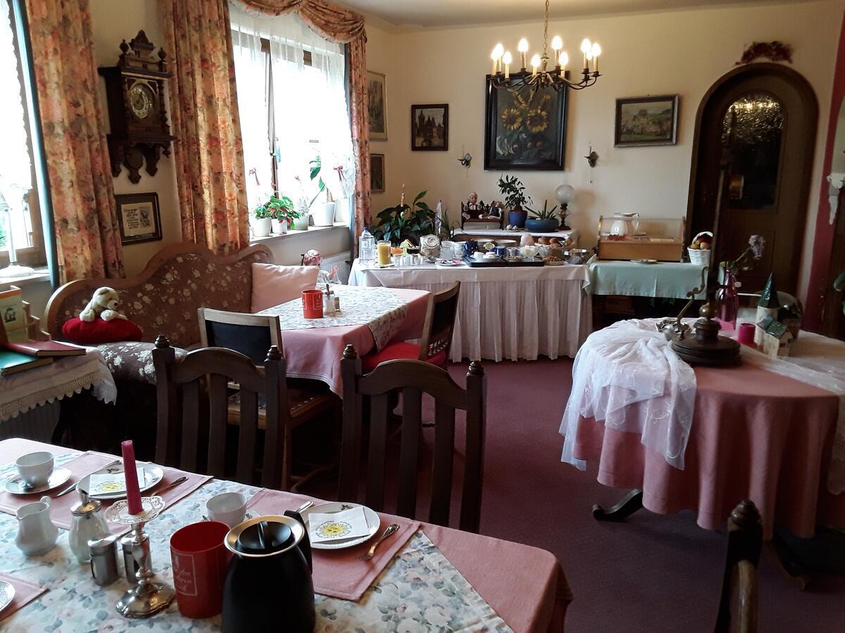 Gaestehaus "Gisela" Im Fuerstlichen Fischhaus Schillingsfürst Extérieur photo